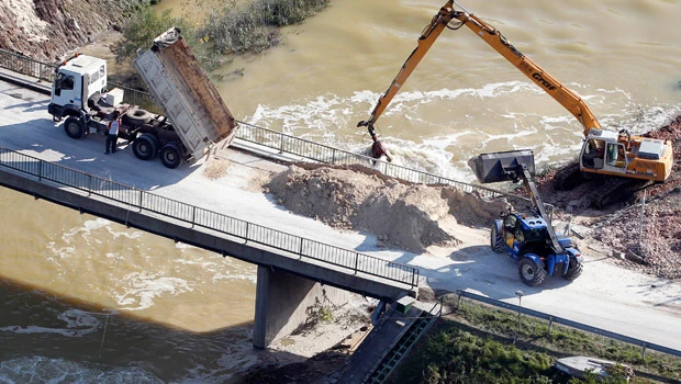 Mighty Danube neutralizes toxic red sludge