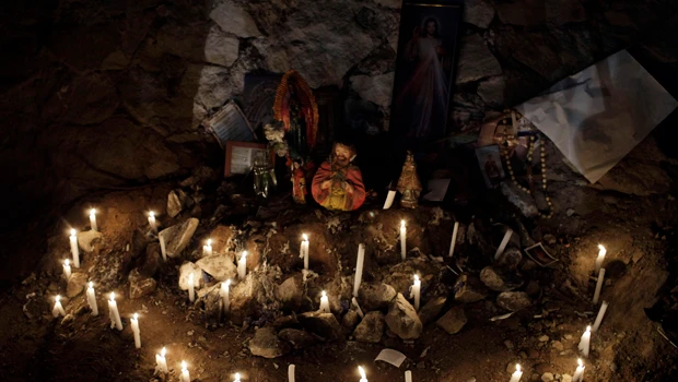 Chileans hope to begin rescue of miners Wednesday
