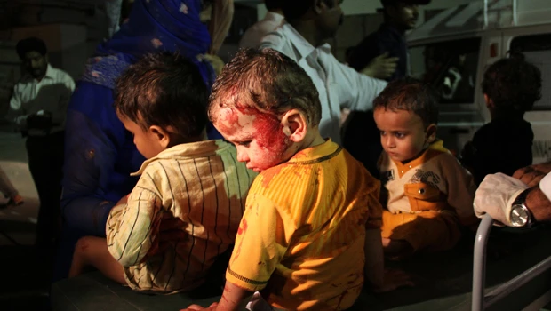 Suicide attackers kill eight in Karachi