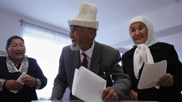 Kyrgyz vote in historic parliamentary election