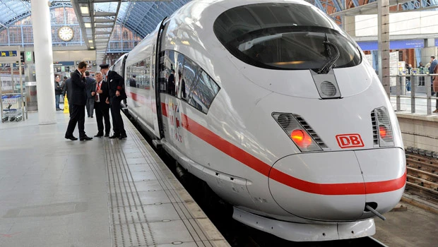 EU regulators probe Eurostar Siemens deal