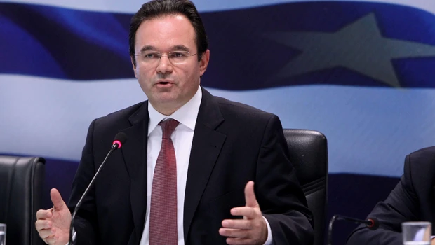Greece unveils more cuts in 2011 budget