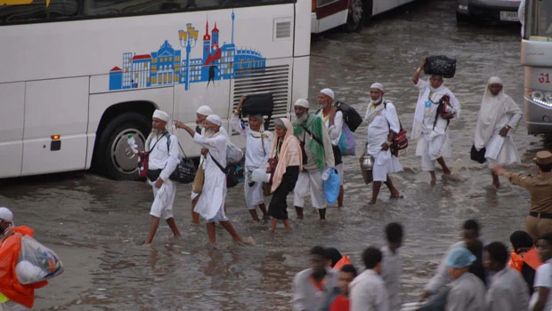 Downpour disrupts retreat of pilgrims from Mina