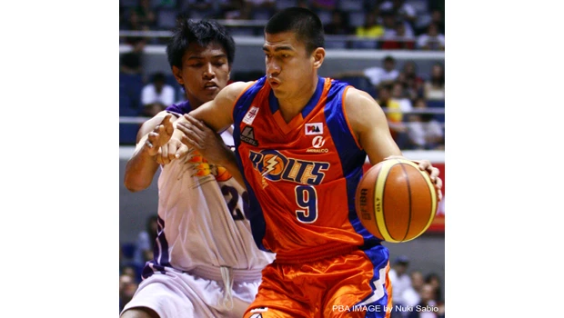 Mac’s back, leads Meralco past Air21