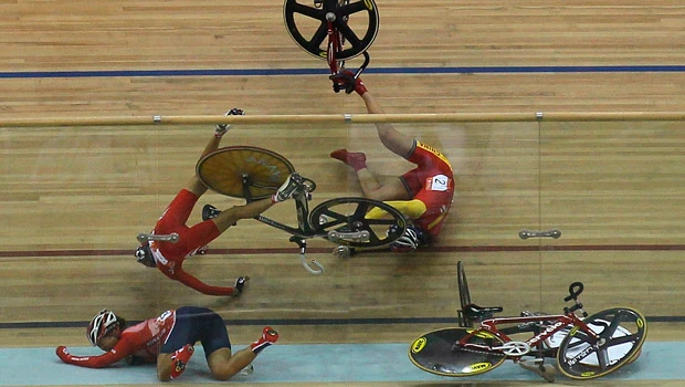 Crash injures cyclists at Asian Games points race