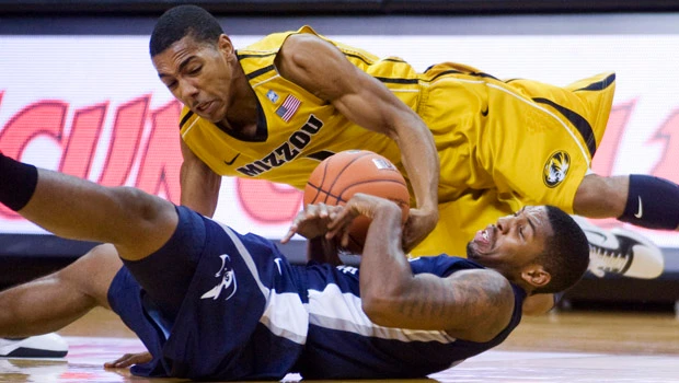 Buckeyes blow away Seahawks 81-41