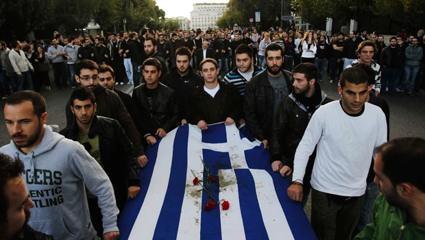 Thousands march in Athens for revolt anniversary
