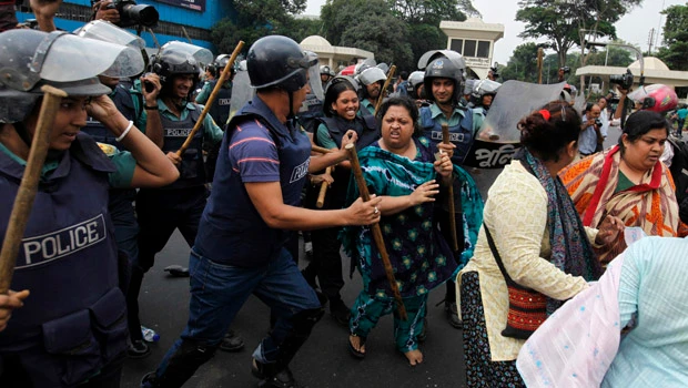 Violence in Bangladesh as ex-PM evicted from home