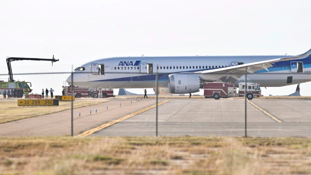 Boeing 787 makes emergency landing on test flight