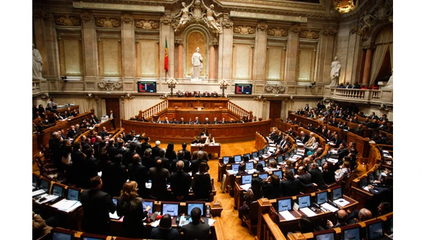 Europe struggling to contain debt turmoil