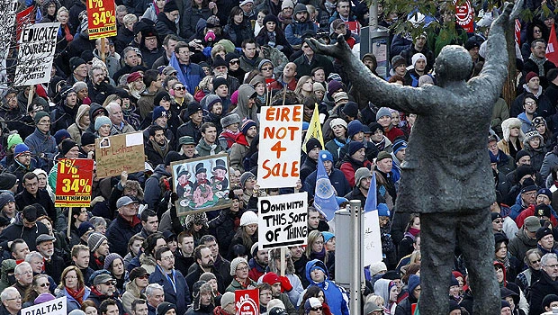 Irish labor unions mount Dublin march against cuts