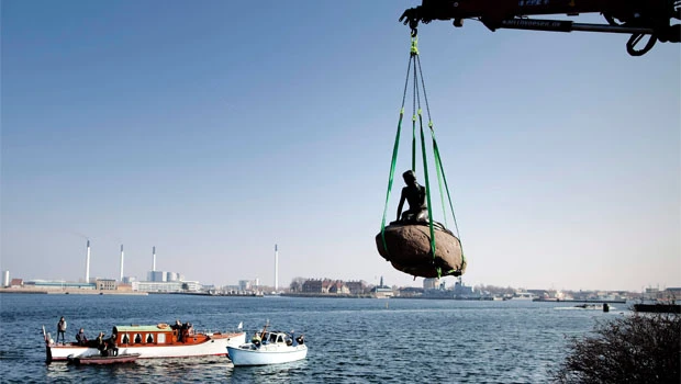 Little Mermaid back in Denmark from China