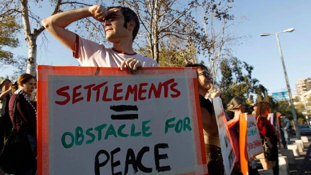 Peace activists protest separation wall