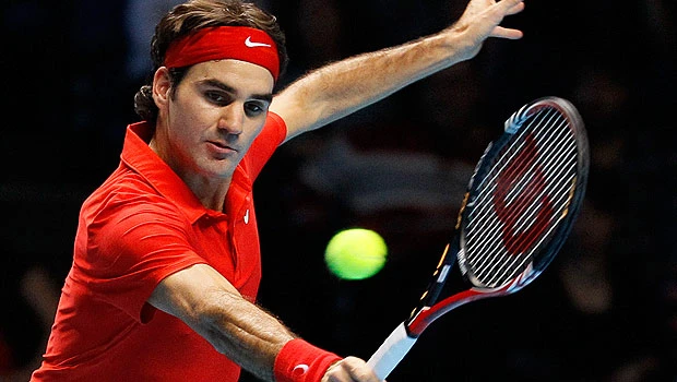 Federer whips Murray to go 2-0