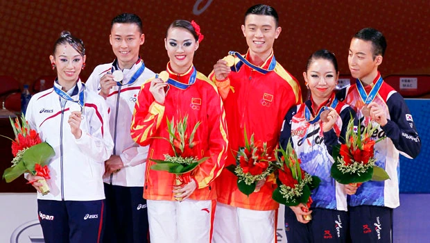 China sweeps the dance floor on Day 1