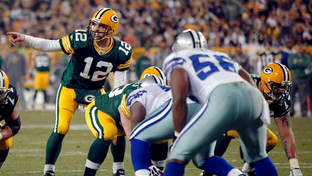 Rodgers shines as Packers rout Cowboys 45-7