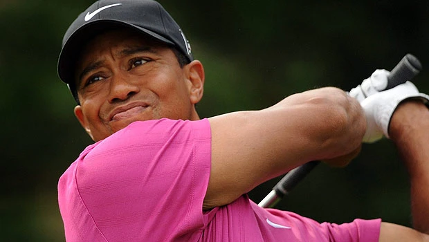 Tiger struggles on the greens for a 69