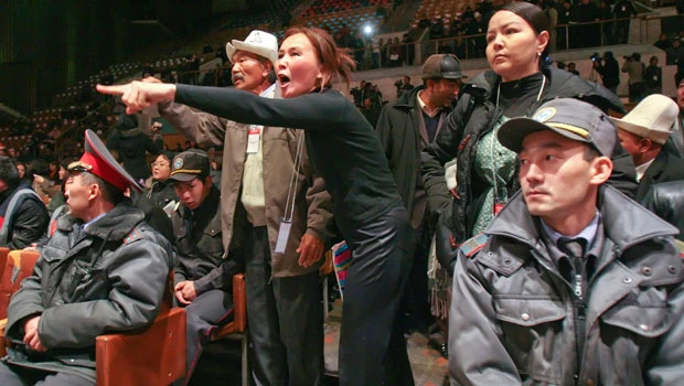 Clashes interrupt Kyrgyz trial over April killings