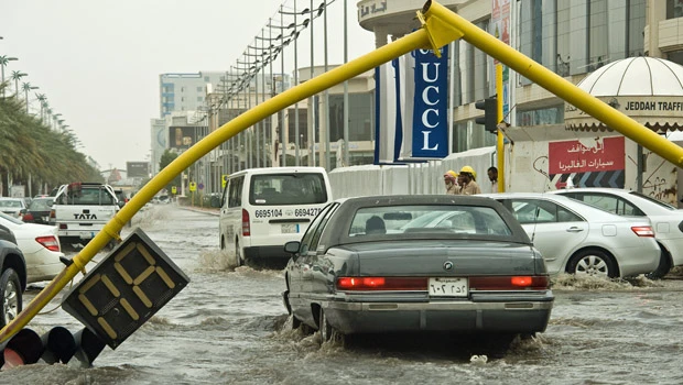 Underpass at King Abdullah Road closed as rains drench Jeddah
