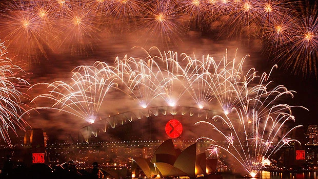 2011 welcomed with spectacular fireworks