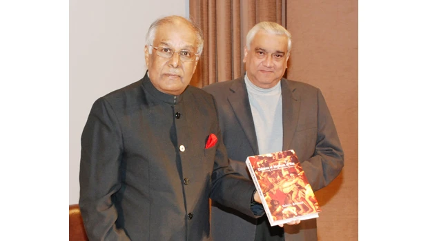 Author praised for countering clash of civilizations theory
