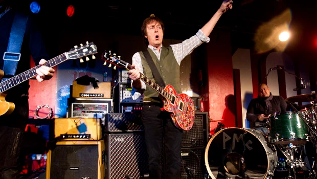 McCartney plays gig at London club