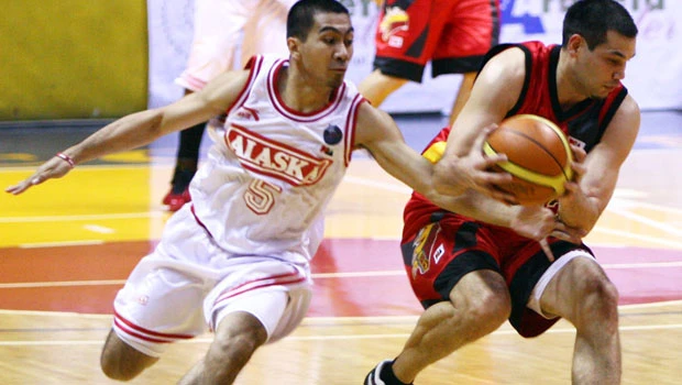 Alaska survives battling San Miguel to win