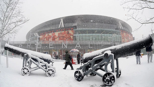 Snow blast wipes out 4 Premier League games