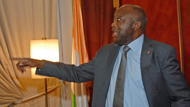 Pressure mounts on Gbagbo to concede