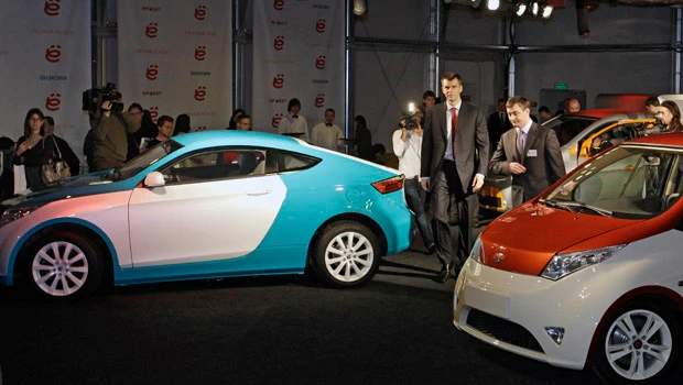Yo! Russian magnate starts hybrid car company