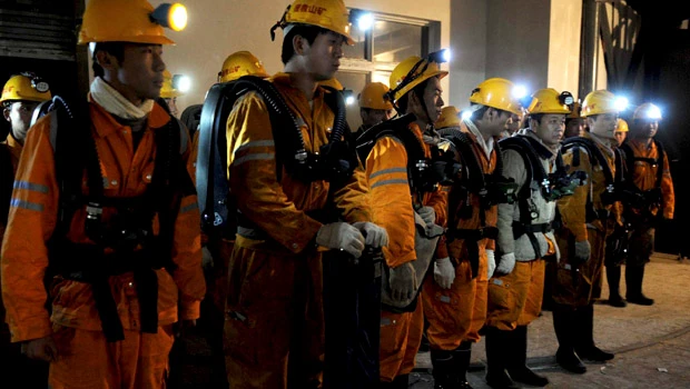 Coal mine explosion kills 26 in central China