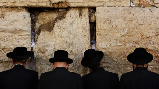 Report saying Western Wall not holy to Jews is cut