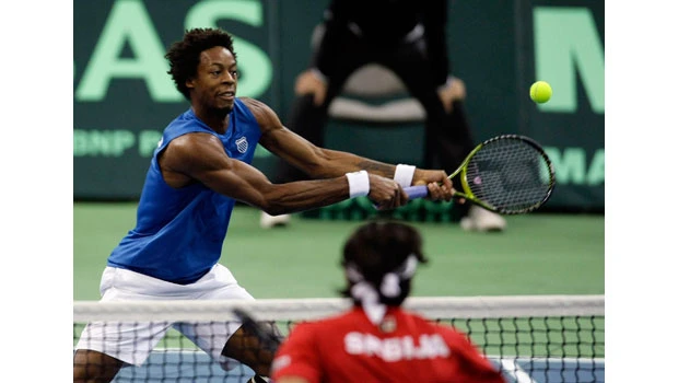 Serbia, France tied in Davis Cup final