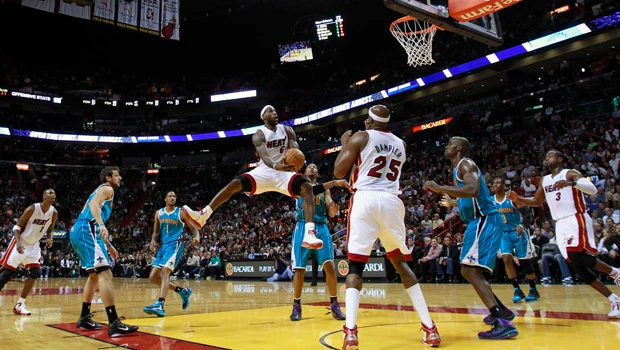 Heat beat Hornets for 9th straight win