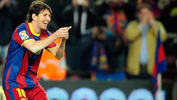 Barca blitzes Sociedad 5-0 to maintain league lead