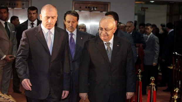 Syrian PM in Iraq to improve ties