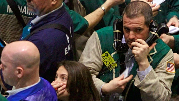 Oil rises to near $90 a barrel amid Egypt strife