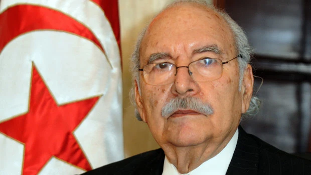 Tunisia grapples with looting; new leader sworn in