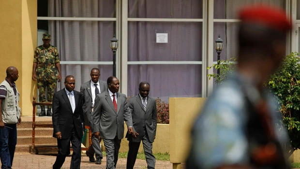 I. Coast rival urges raid to take Gbagbo