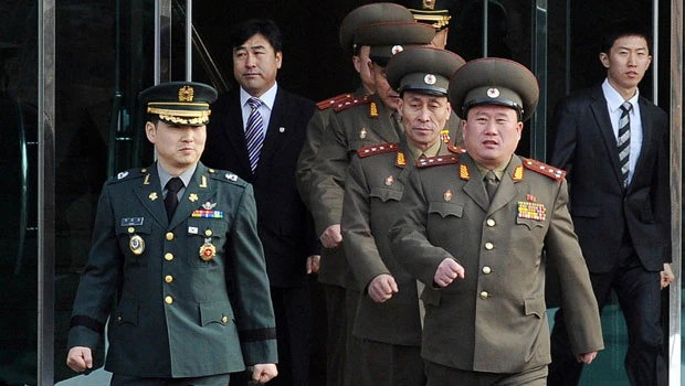 2 Koreas end defense talks without progress