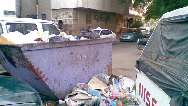 Jeddah municipality tries in vain to keep city clean