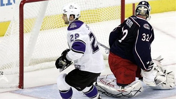 Stoll's SO goal lifts Kings over Blue Jackets