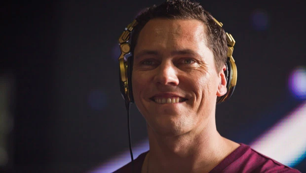 Tiësto gives a kaleidoscopic concert in Abu Dhabi