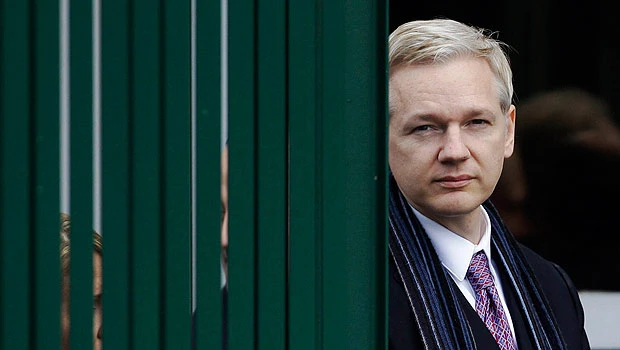 Assange loses extradition fight