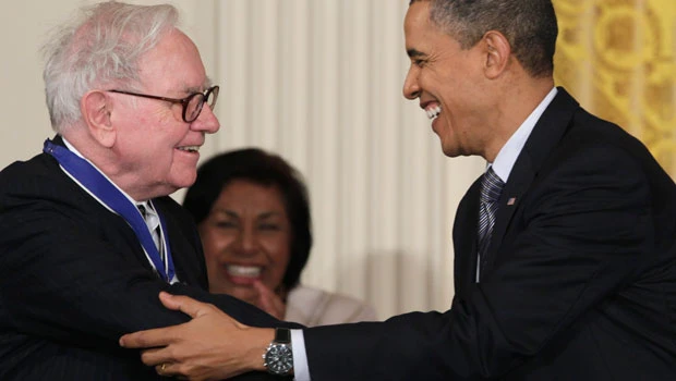 Buffett eyes deals with $38bn in cash