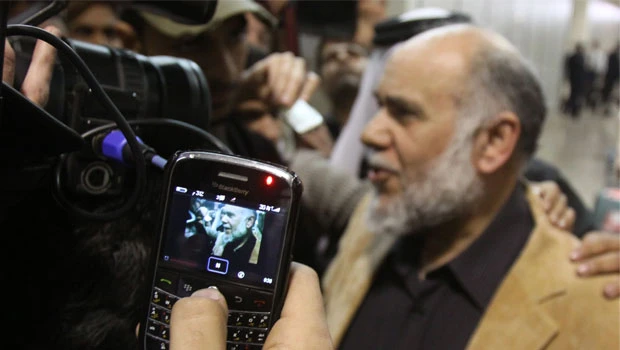 Bahraini opposition leader back home