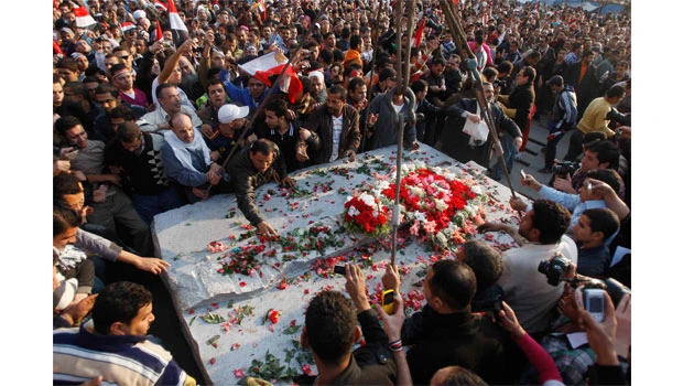 Egyptian military pledges civilian rule