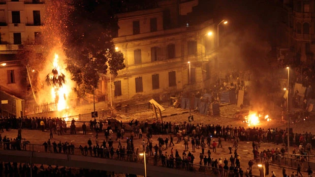 Gunfire pounds anti-Mubarak protest camp in Cairo
