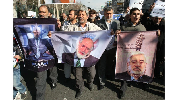 Iranians call for death of opposition leaders