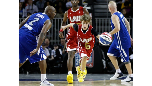 Bieber wins MVP at celebrity game